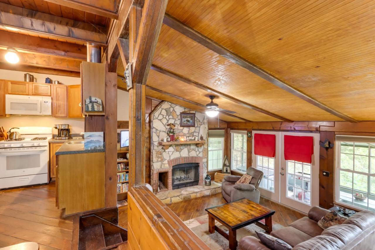 Mountaintop Ellijay Cabin With Private Hot Tub Buitenkant foto